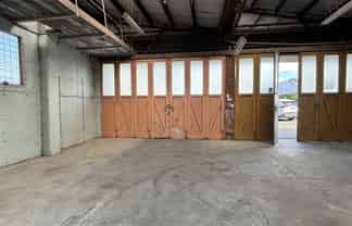 Solid and secure workshop