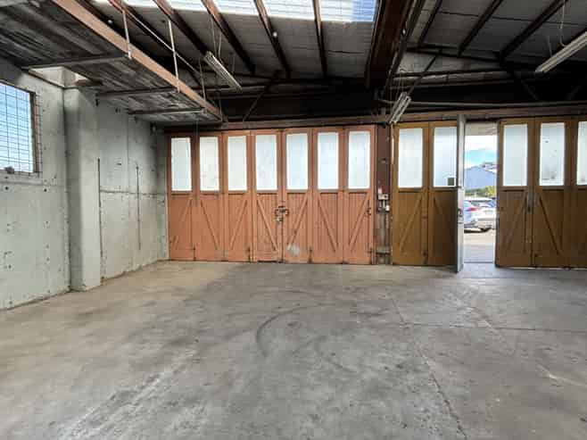 Solid and secure workshop