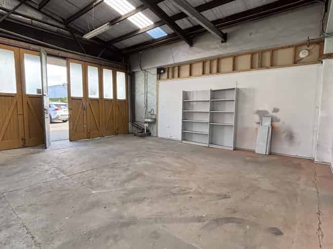 Solid and secure workshop