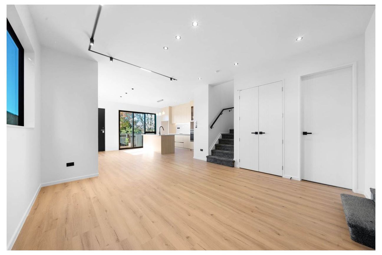 Last Remaining Premium Frontage Standalone Home - Aanzicht 5