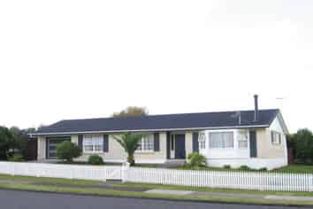 24 Whiteacres Drive, Sunnyhills