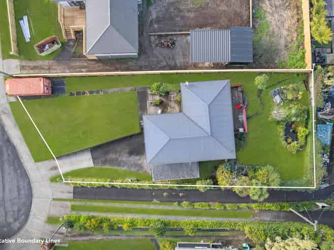 60 Chorley Avenue, Massey