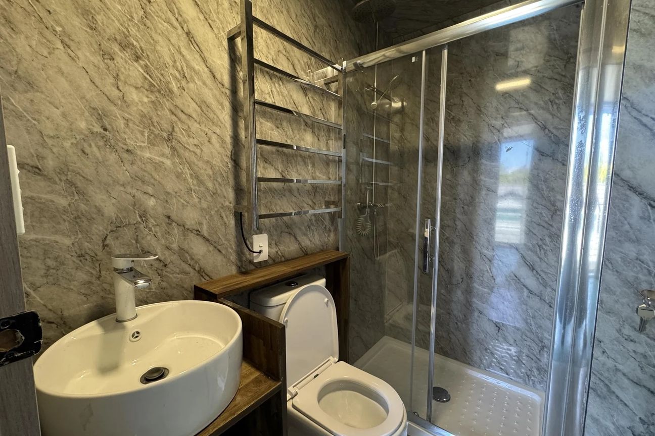 Up To 22 Sources of Income! Zoned: BMU - Widok 4