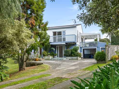 18 Dawnhaven Drive, Te Atatu Peninsula