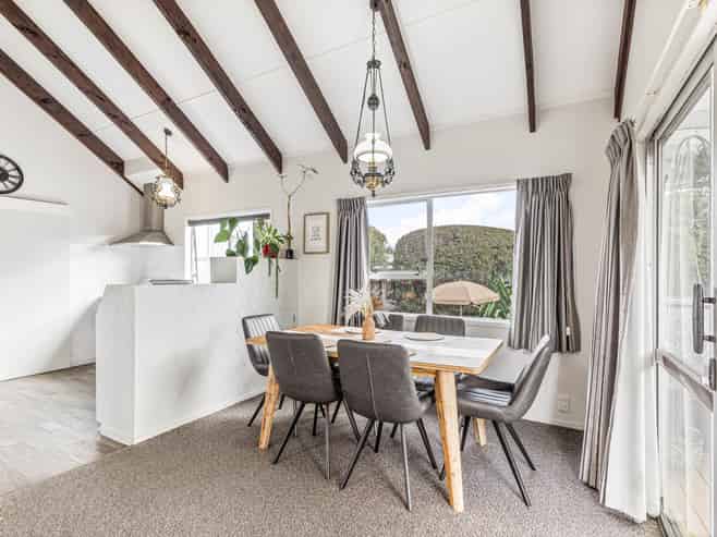 18 Dawnhaven Drive, Te Atatu Peninsula