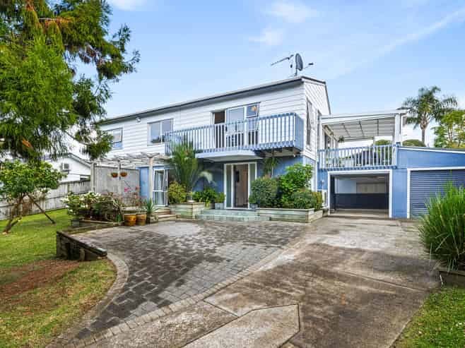 18 Dawnhaven Drive, Te Atatu Peninsula