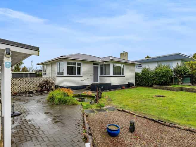 22 Brecon Road, Stratford