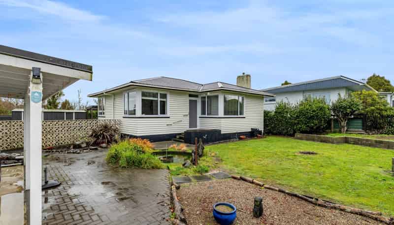 22 Brecon Road, Stratford