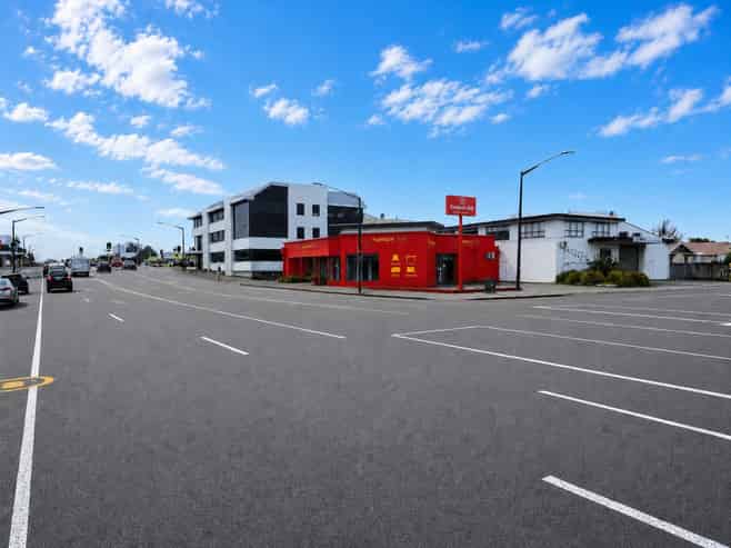 OFFICE, RETAIL & W/HOUSE - CENTRAL HIGH PROFILE