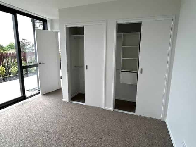 2/8 Treasure Lane, Te Atatu South