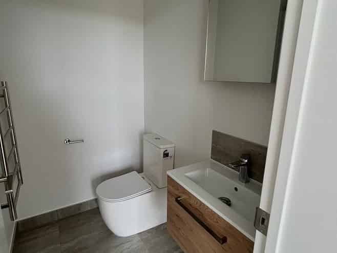 2/8 Treasure Lane, Te Atatu South