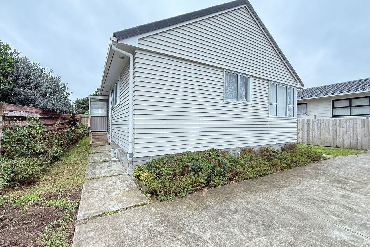 Single Level Stand Alone 3-bedrooms. - Ansicht 2