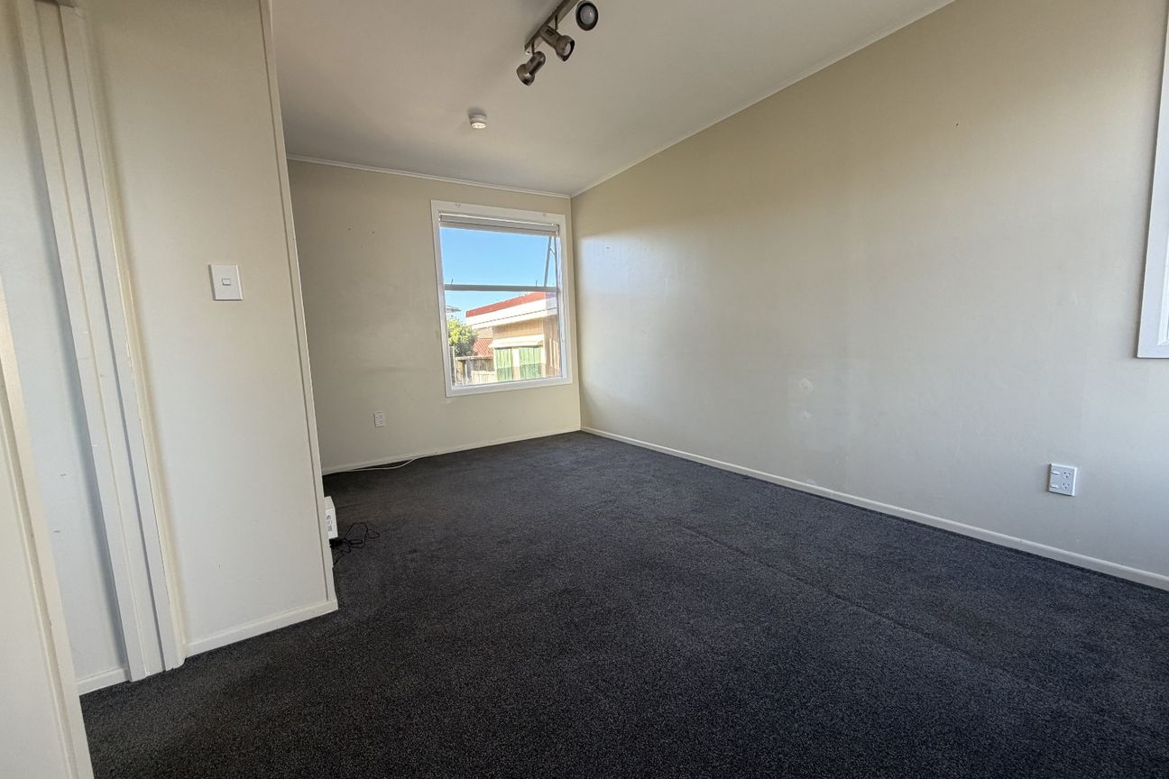 Private 2-Bedroom Residence on Rutland - Widok 5