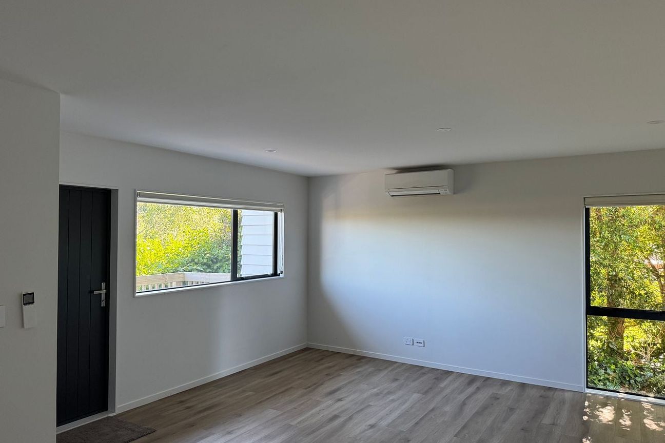 Prime Location Unit | Bills Included - Widok 2
