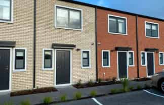 9/137 Hall Avenue, Favona