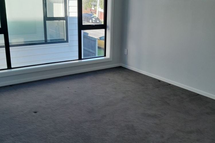Spacious New Build in New Windsor – pohled 2