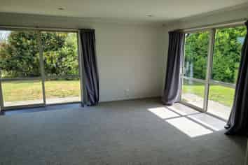 198 St James Drive, Huntington