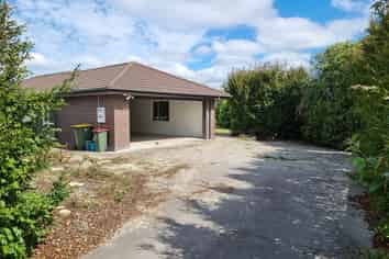 198 St James Drive, Huntington