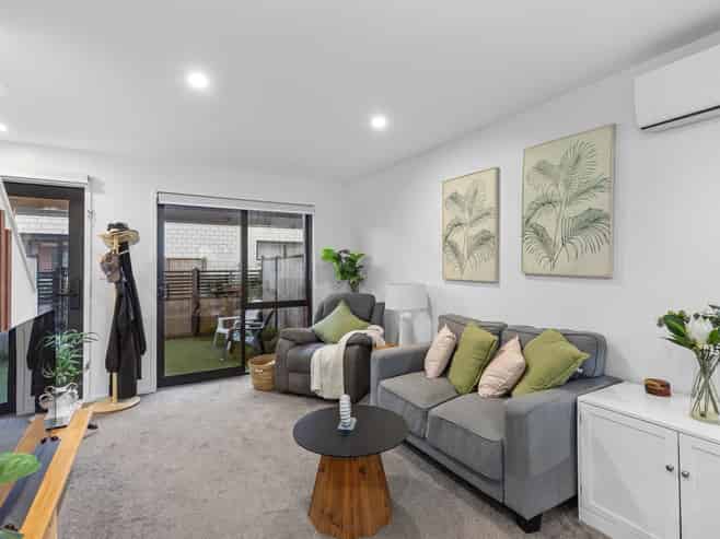 4/12 Biddle Crescent, Taita