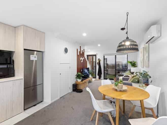 4/12 Biddle Crescent, Taita
