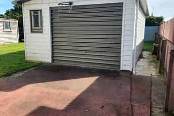 806 Kowhai Street, Mahora