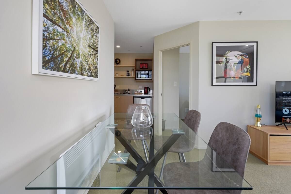Central, 2 Bedroom, Fully Furnished, Carpark - Vista 5