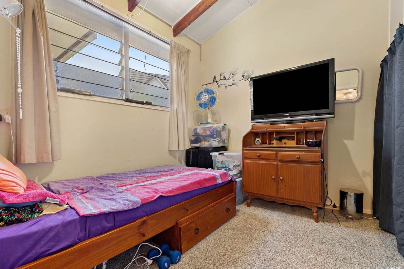 Family Home in Lynfield - Widok 5