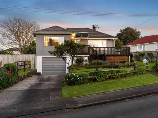 2 Oran Road, Panmure