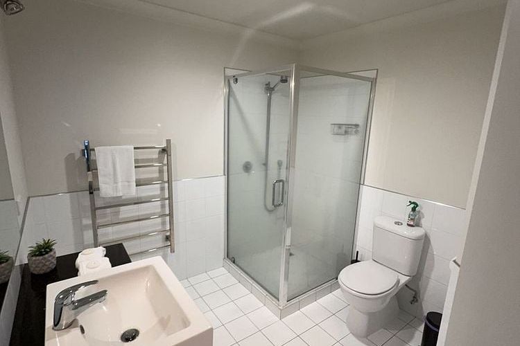 Furnished 2 Bedroom Apartment - Hamilton Central - Aanzicht 5