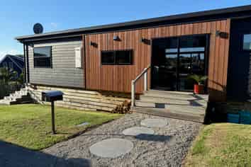 1 Mahana Place, Raglan