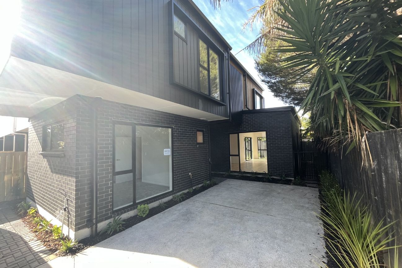Contemporary Te Atatu Peninsula Home - Widok 3