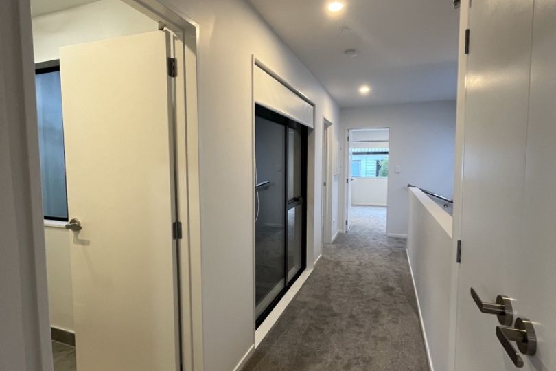 Contemporary Te Atatu Peninsula Home - Widok 4