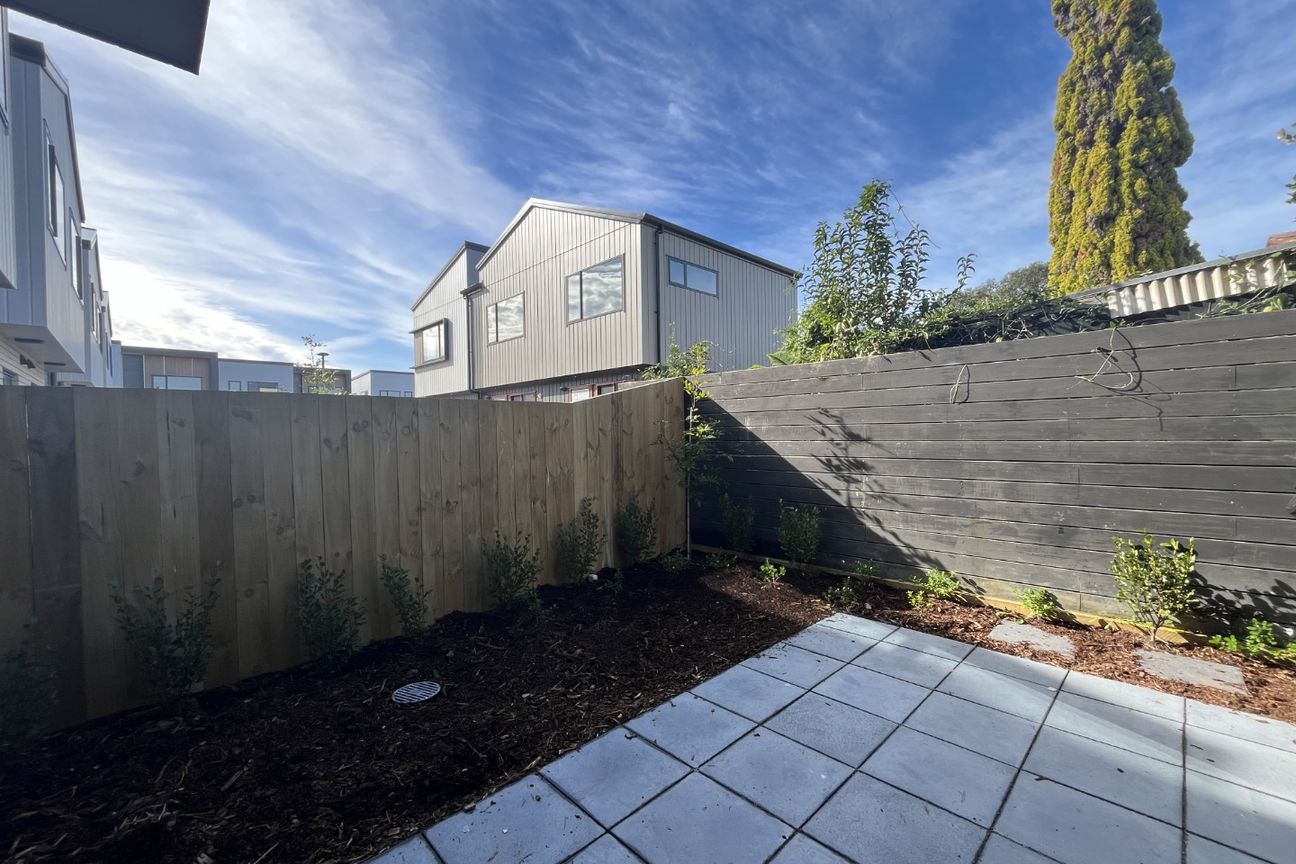 Contemporary Te Atatu Peninsula Home - Widok 2