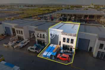 271m² Industrial Unit in Takanini