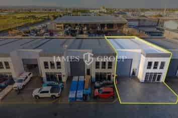 271m² Industrial Unit in Takanini