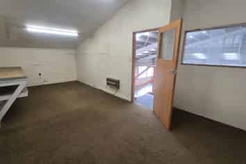 North Facing Industrial Warehouse/Workshop