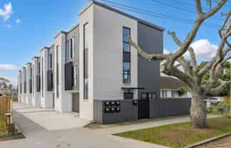 5/84 Kings Road, Panmure
