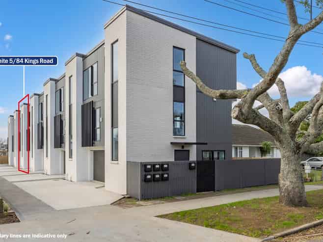 5/84 Kings Road, Panmure