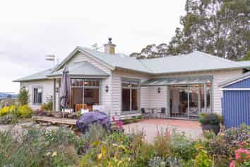 24 Stephen Road,, Browns