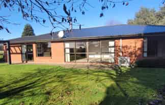 67 Roslyn Road, Roslyn Bush