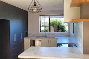 67 Roslyn Road, Roslyn Bush
