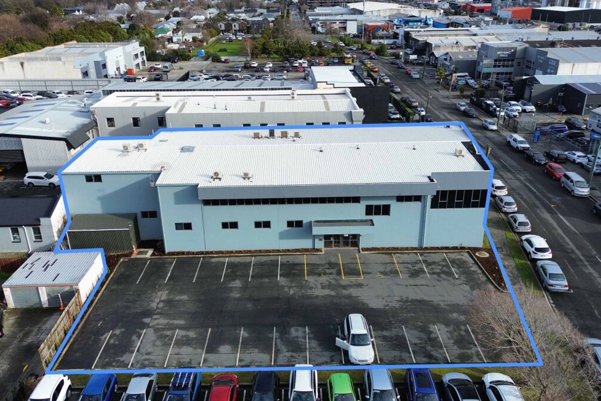 Large City Fringe Office & Warehouse - Ansicht 2