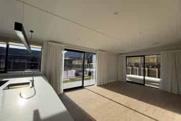 6 Rowe Drive, Jacks Point