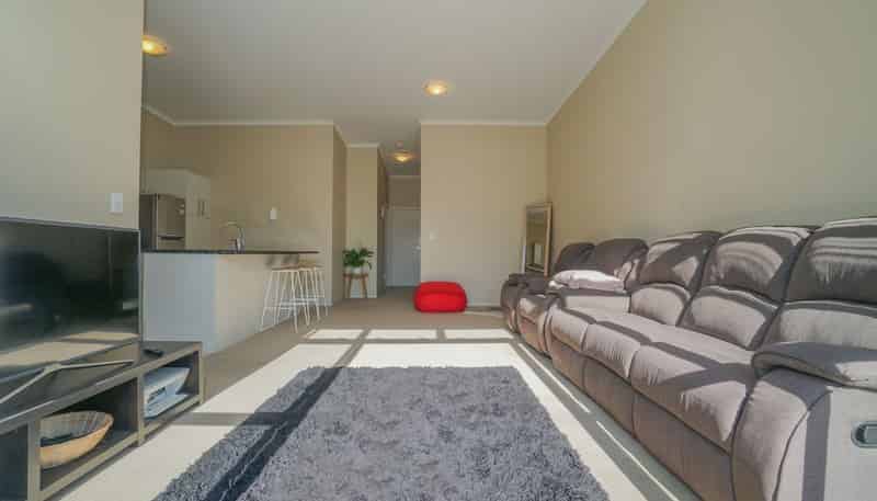 12/11 Carlos Drive, Flat Bush