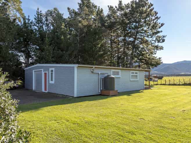 1303 State Highway 2, Tauherenikau