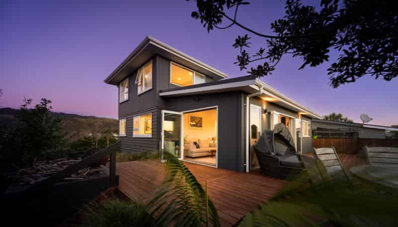 67 Renown Road, Raumati South