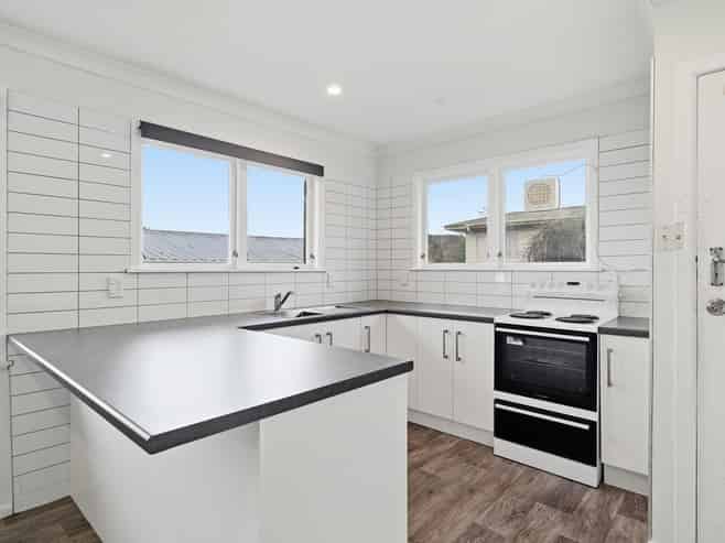 330 Clayton Road, Pukehangi