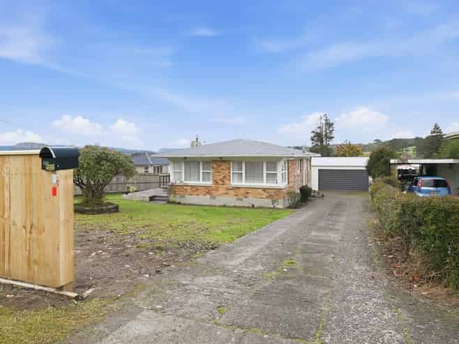 330 Clayton Road, Pukehangi