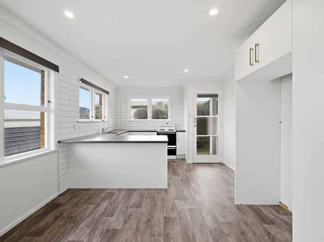 330 Clayton Road, Pukehangi