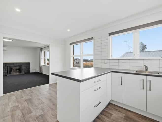 330 Clayton Road, Pukehangi